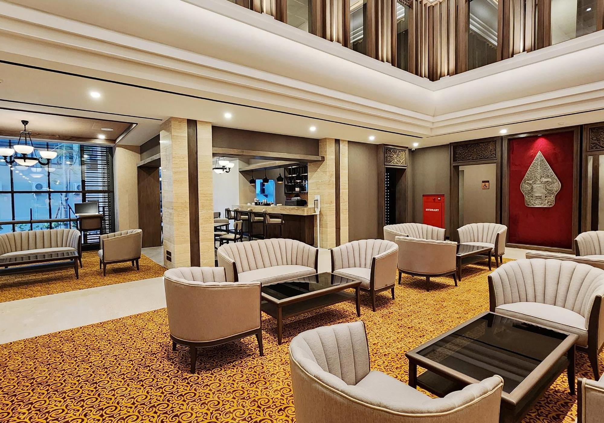 Swiss-Belhotel Airport Yogyakarta Temon Exterior foto